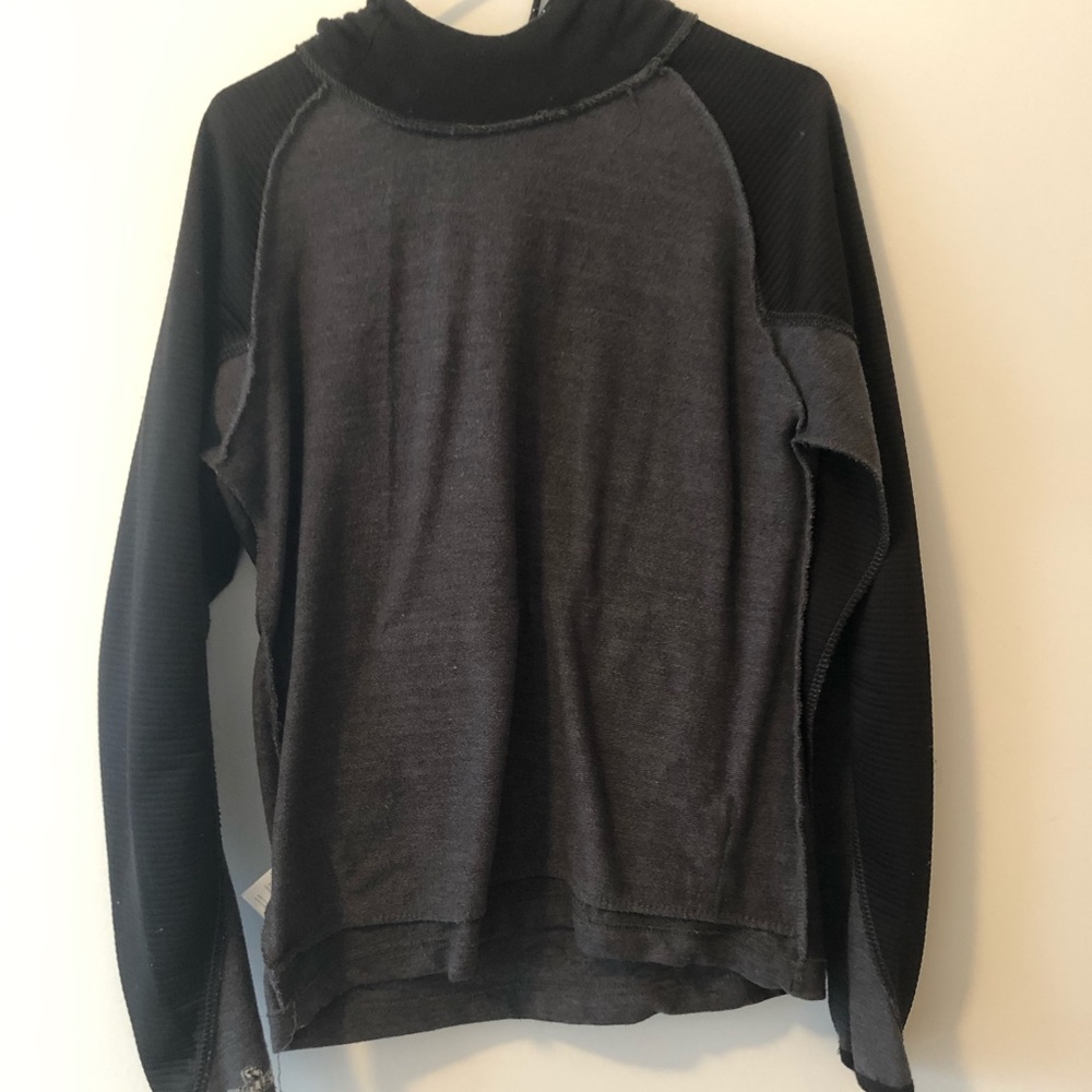 Black and gray scoop Hoodie neck long sleeve